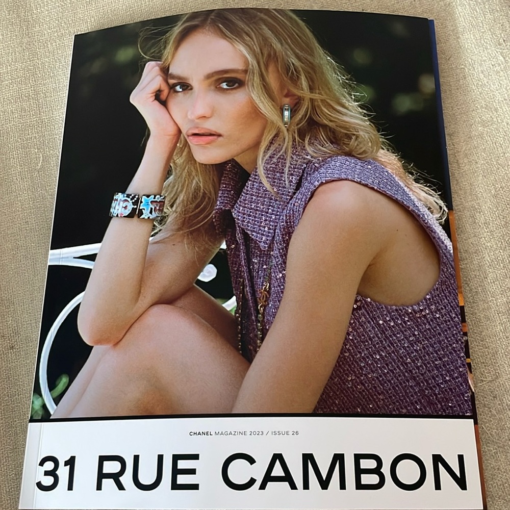 Chanel table book